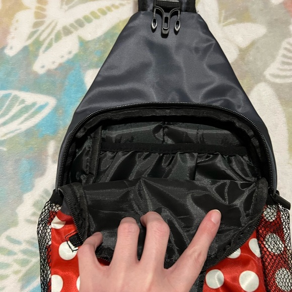 Large Minnie Mouse Sling Bag 🎀NWOT🎀 - Picture 6 of 9